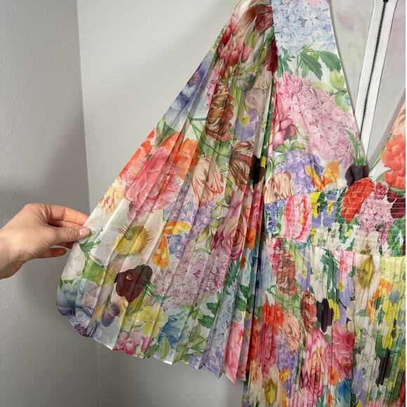 Alice + Olivia Bennet Floral Pleated Wide Leg Jumpsuit In Don Floral Women's 10 - Picture 6 of 12